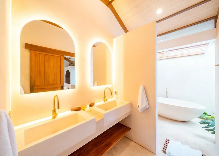 Salt House Villa *
